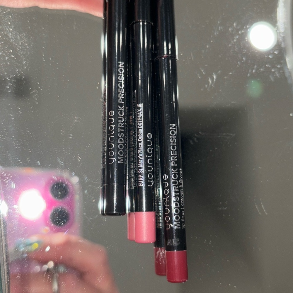 Younique MOODSTRUCK PRECISION lip 👄 liners